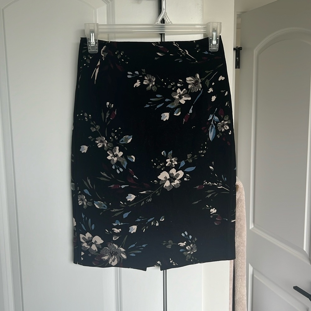 Floral print pencil skirt